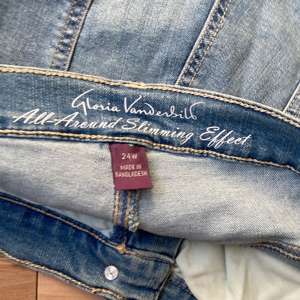 Gloria Vanderbilt Amanda Bermuda jean short flawless stretch classic rise 24W - Picture 14 of 16